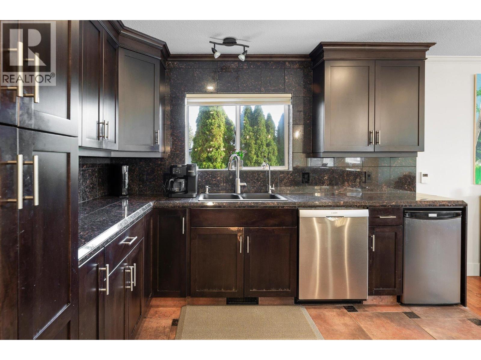 2430 Chieftain Road, West Kelowna, British Columbia  V4T 1N3 - Photo 8 - 10403592