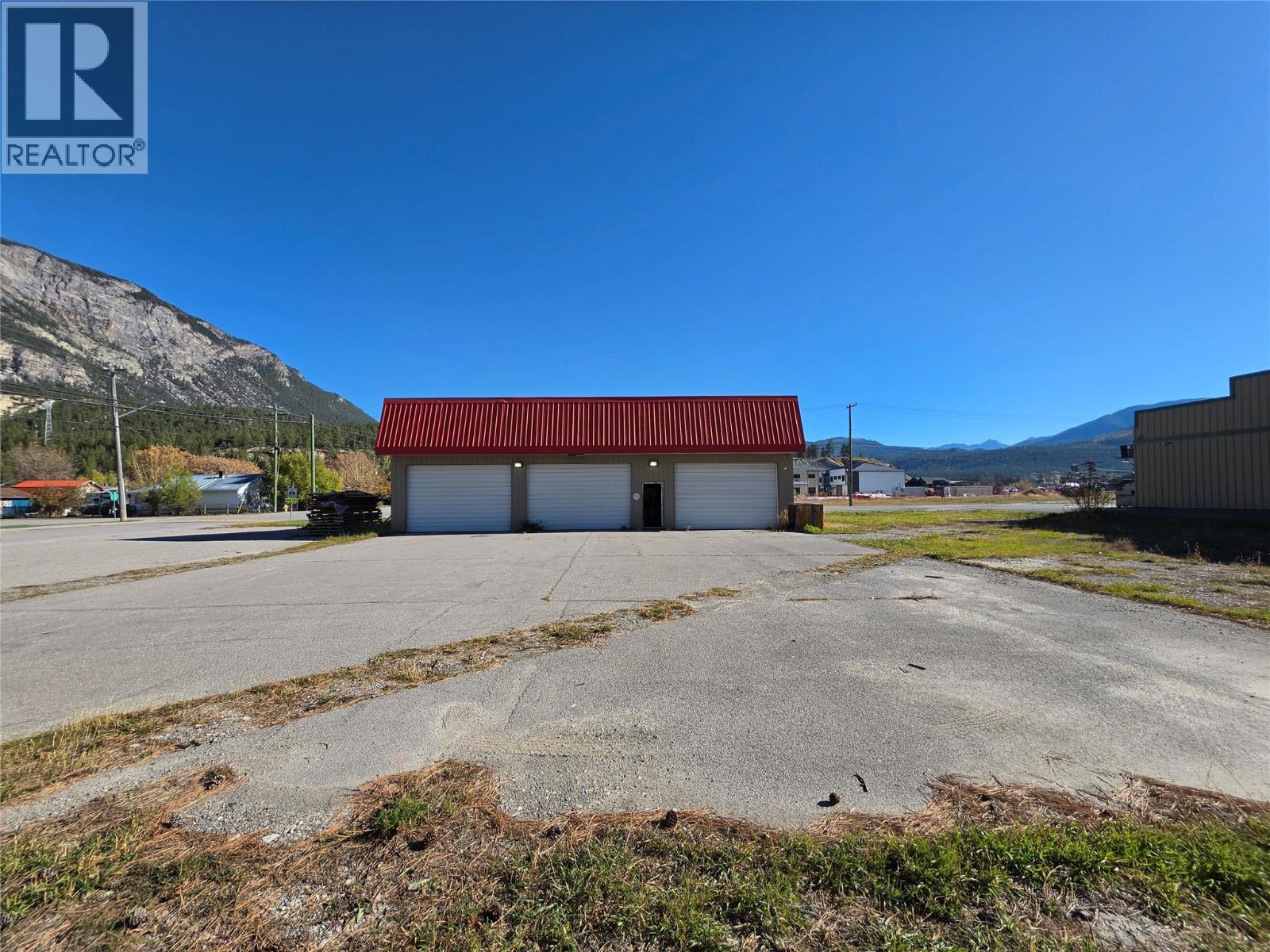 4958 Burns Avenue, Canal Flats, British Columbia  V0B 1B0 - Photo 9 - 10402961