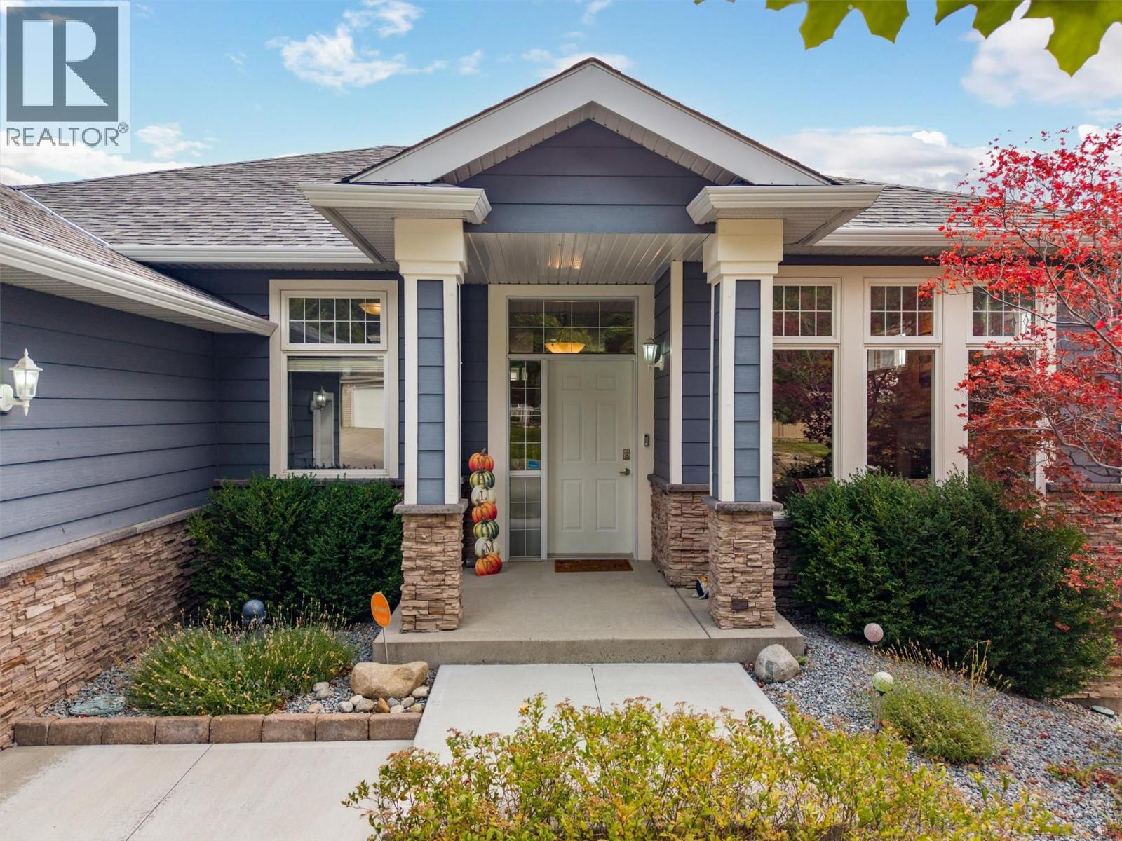 2280 Shannon Hills Drive, West Kelowna, British Columbia  V4T 2P1 - Photo 3 - 10403891