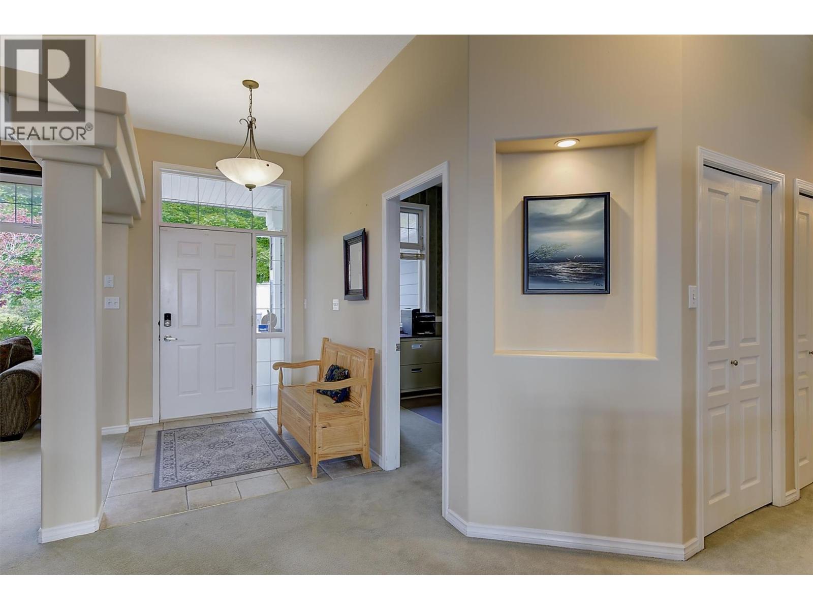2280 Shannon Hills Drive, West Kelowna, British Columbia  V4T 2P1 - Photo 4 - 10403891
