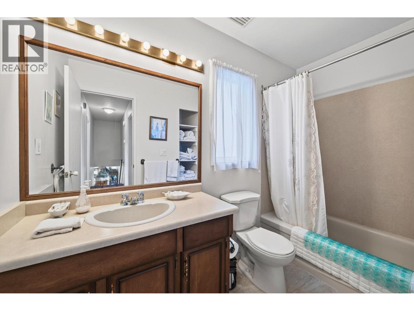 718 Driftwood Place, Kamloops, British Columbia  V2B 7Y5 - Photo 16 - 10403792