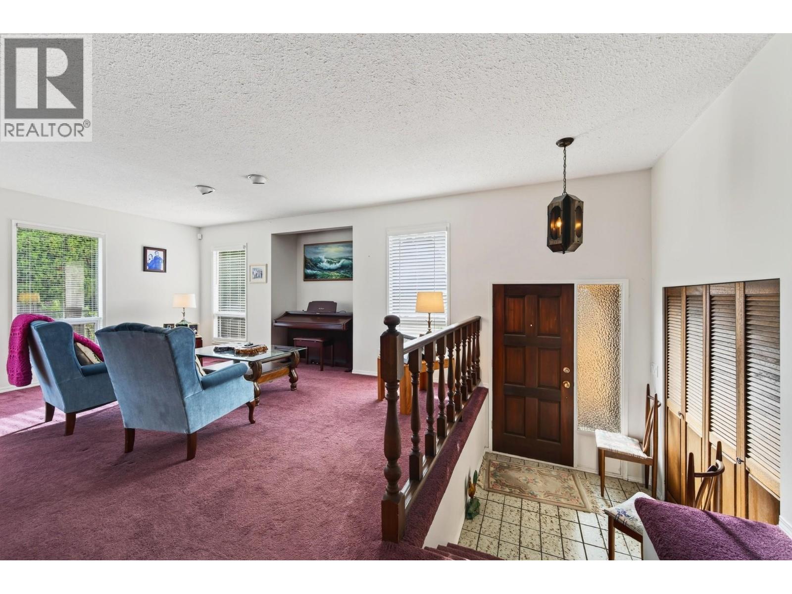 718 Driftwood Place, Kamloops, British Columbia  V2B 7Y5 - Photo 2 - 10403792