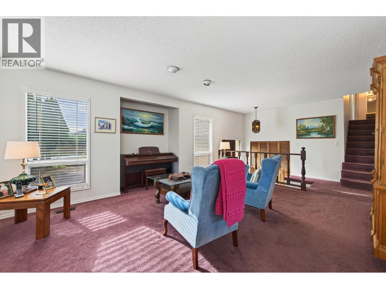 718 Driftwood Place, Kamloops, British Columbia  V2B 7Y5 - Photo 4 - 10403792