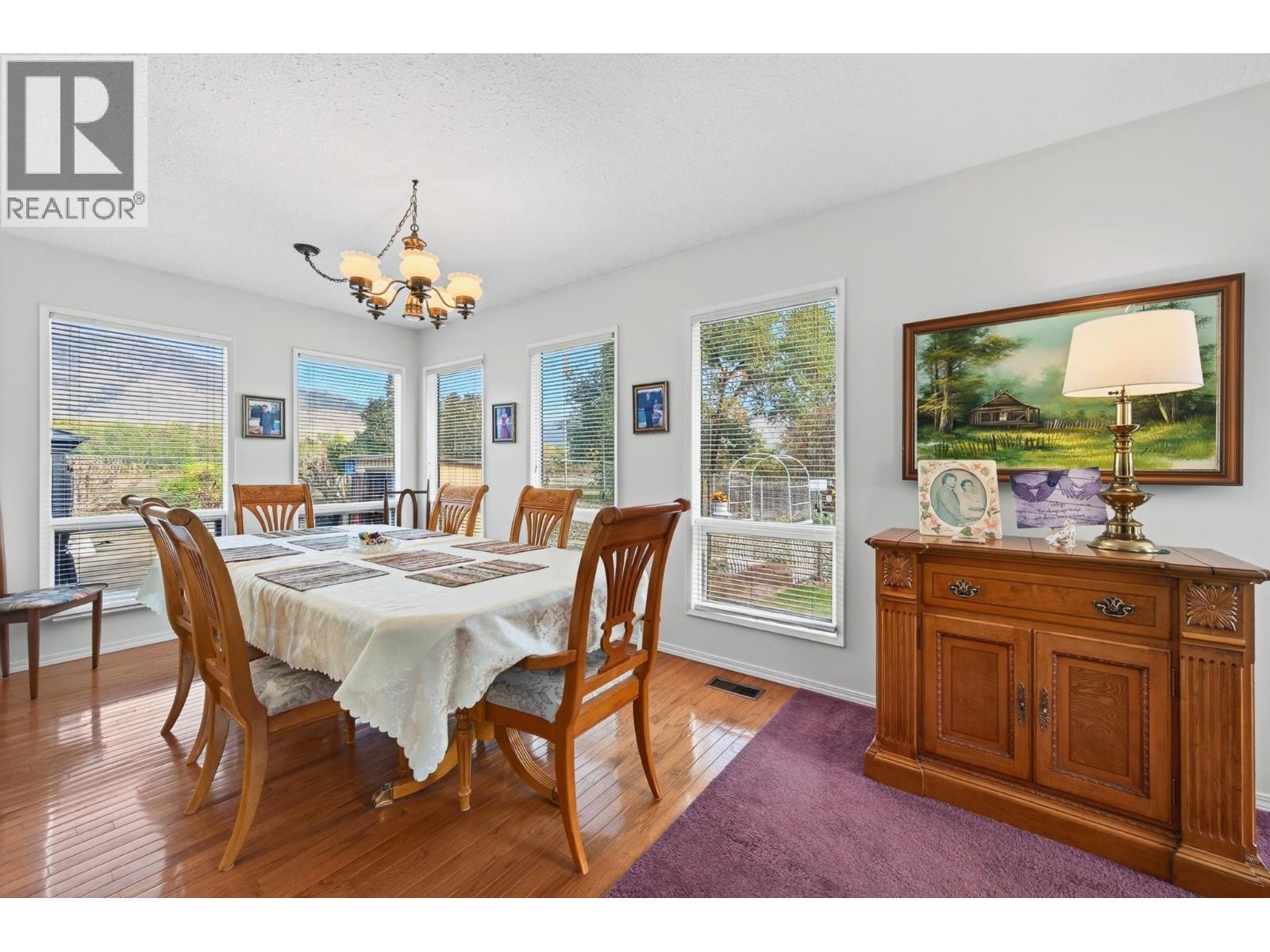 718 Driftwood Place, Kamloops, British Columbia  V2B 7Y5 - Photo 6 - 10403792