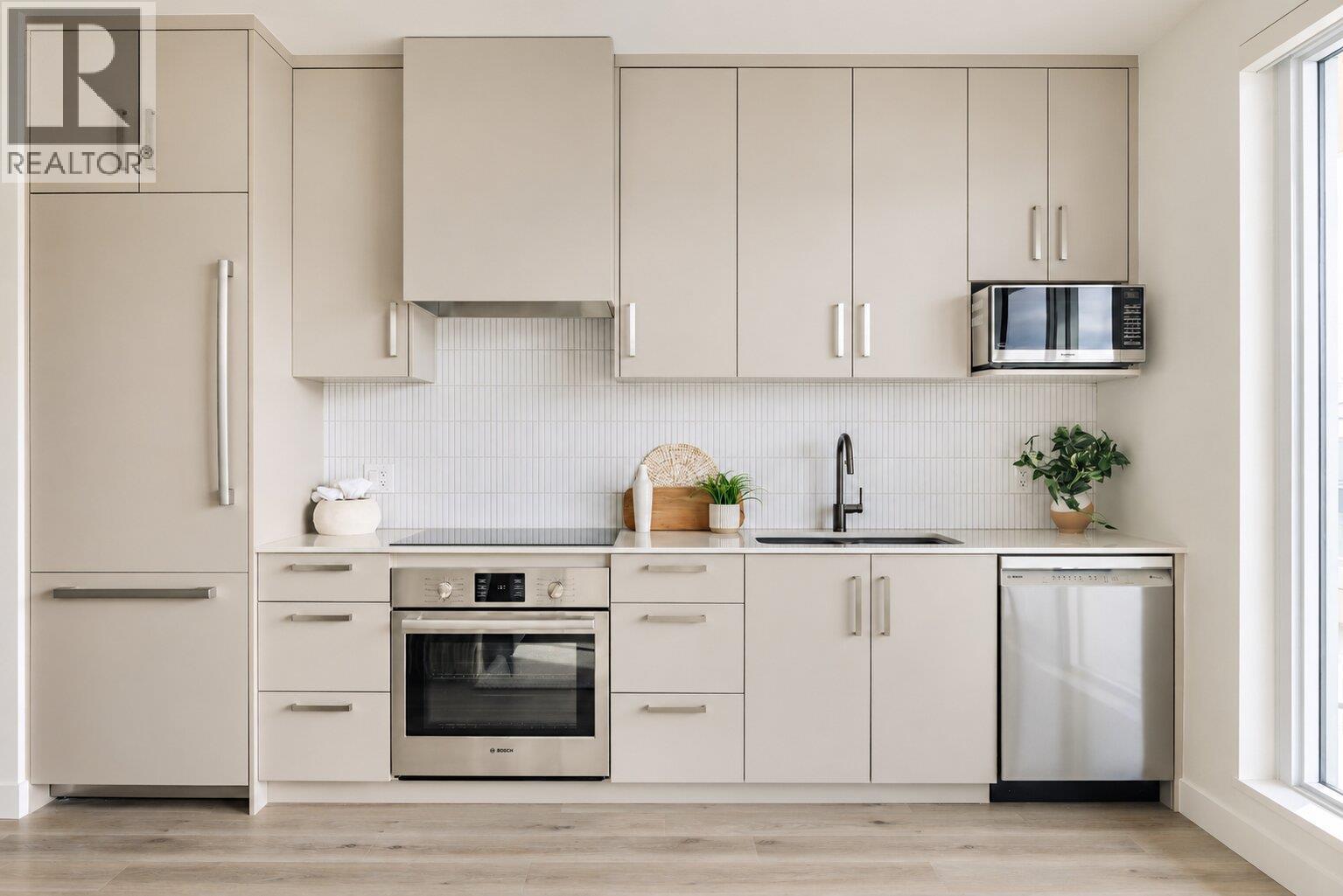 3300 Lakeshore Road Unit# 615, Kelowna, British Columbia  V1W 0J9 - Photo 1 - 10403535
