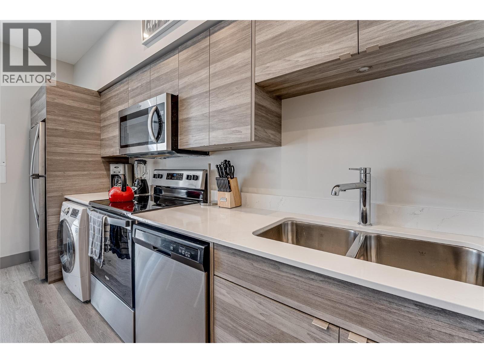 2555 Lakeshore Road Unit# 321, Vernon, British Columbia  V1H 1M9 - Photo 9 - 10403901