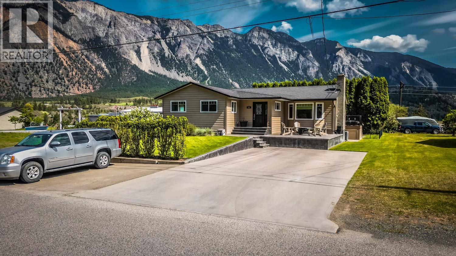 692 Summers Street, Lillooet, British Columbia  V0K 1V0 - Photo 1 - 10403908