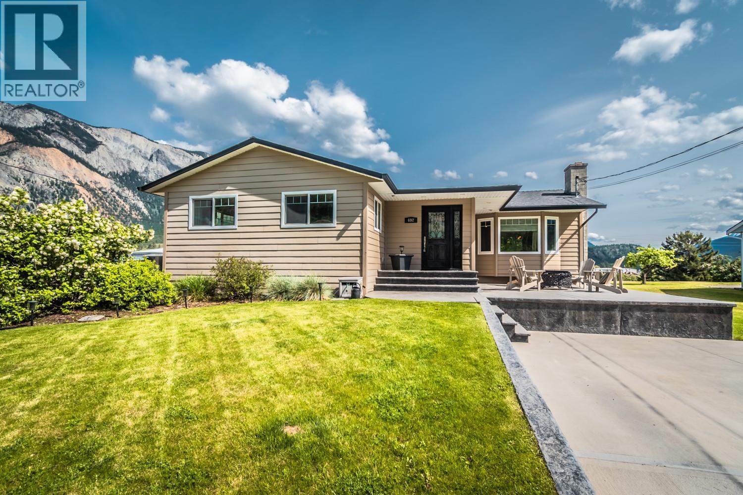 692 Summers Street, Lillooet, British Columbia  V0K 1V0 - Photo 52 - 10403908