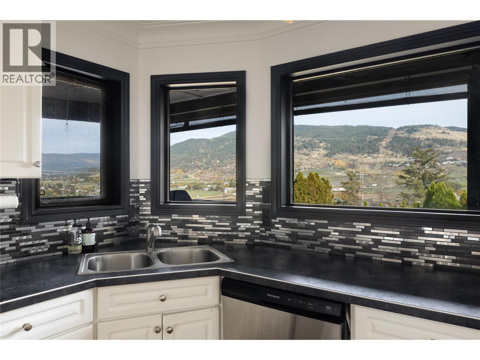 152 Lindsay Road, Vernon, British Columbia  V1B 2H7 - Photo 17 - 10403907