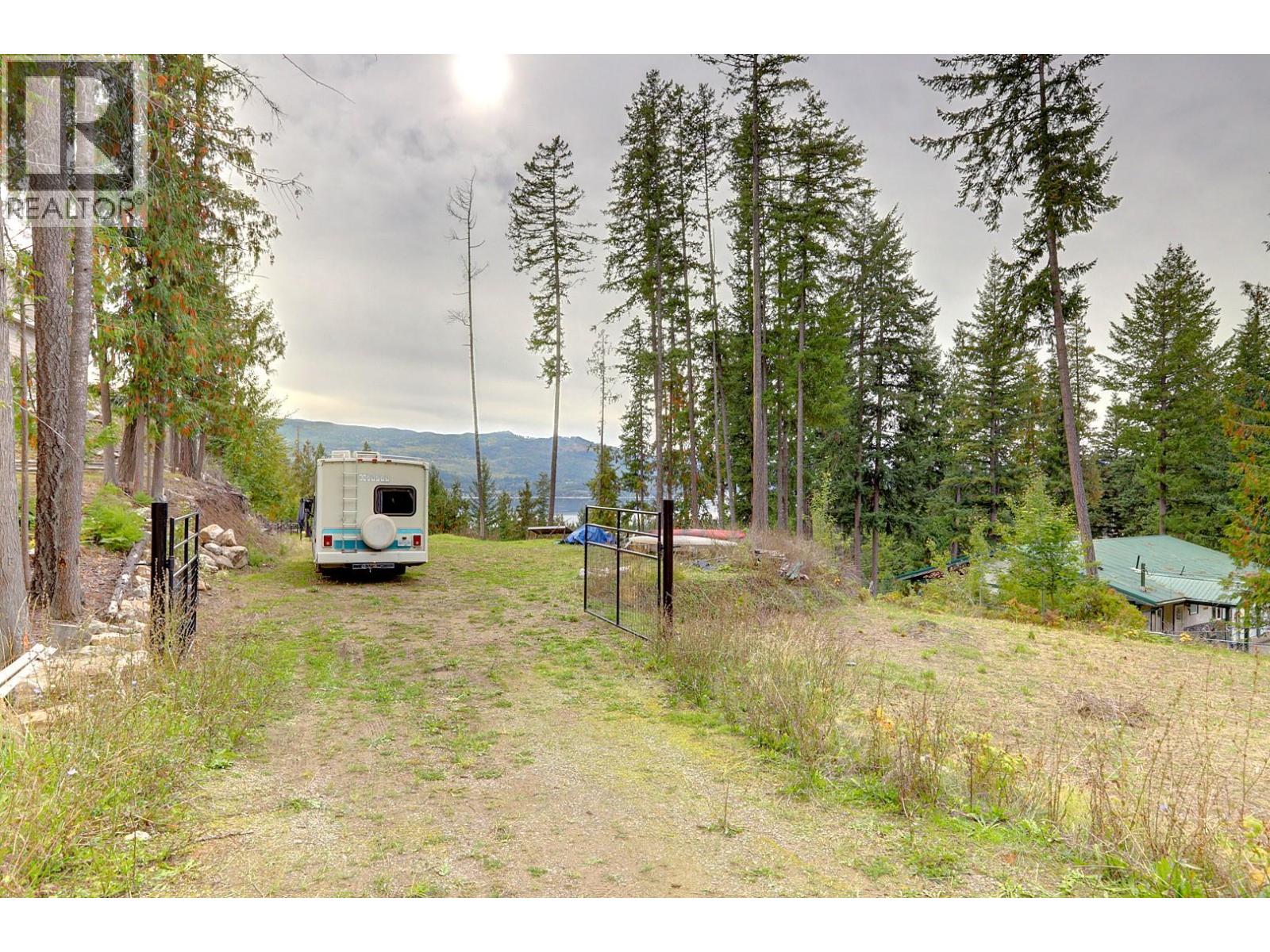 Pine Avenue Lot# 80, Anglemont, British Columbia  V0E 1M8 - Photo 10 - 10403688