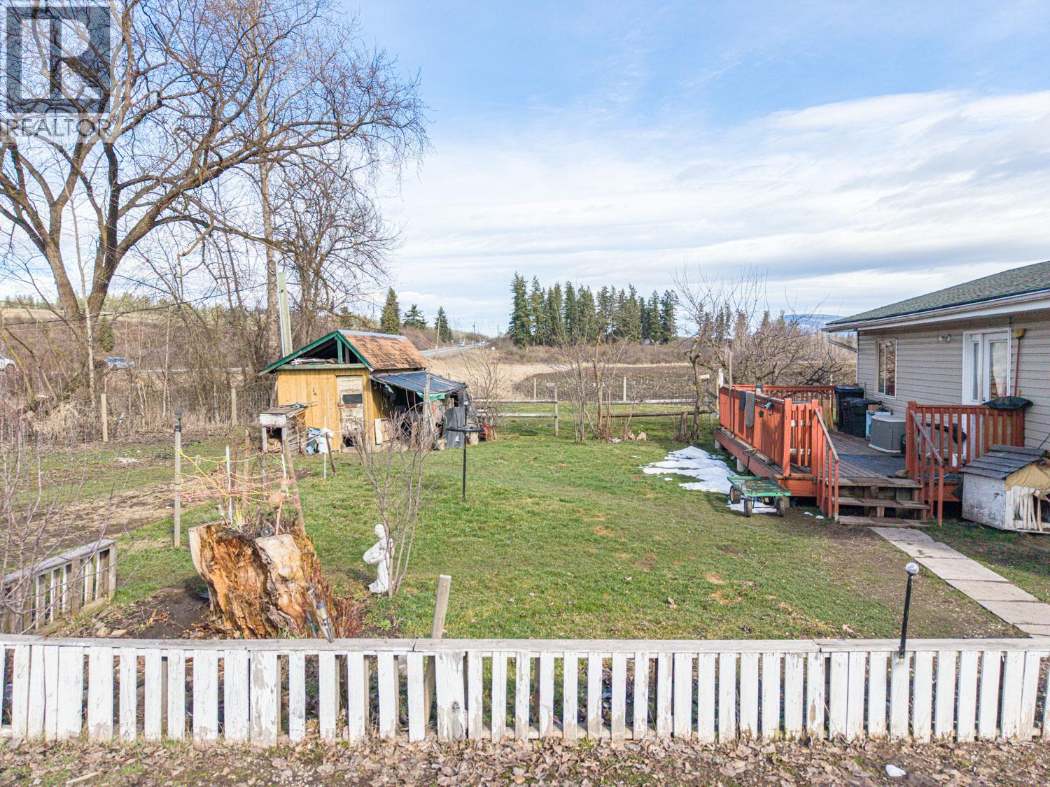 4536 97a Highway, Spallumcheen, British Columbia  V4Y 0S1 - Photo 8 - 10403906