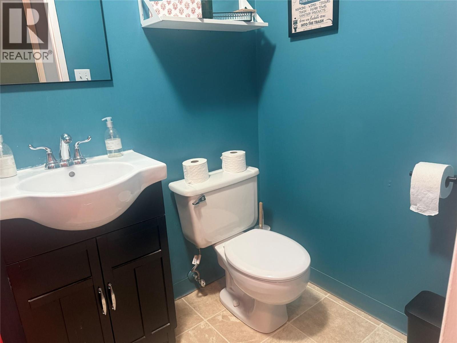 533 Baker Street Unit# Upper Bck, Nelson, British Columbia  V1L 4J1 - Photo 7 - 10403847
