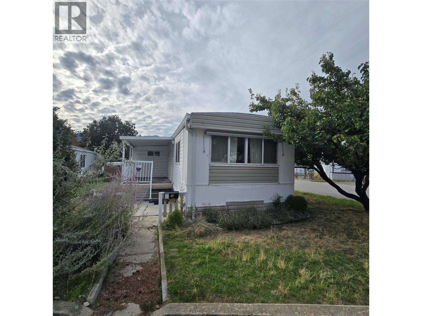197 Dauphin Avenue Unit# 16, Penticton, British Columbia  V2A 3S3 - Photo 1 - 10403398