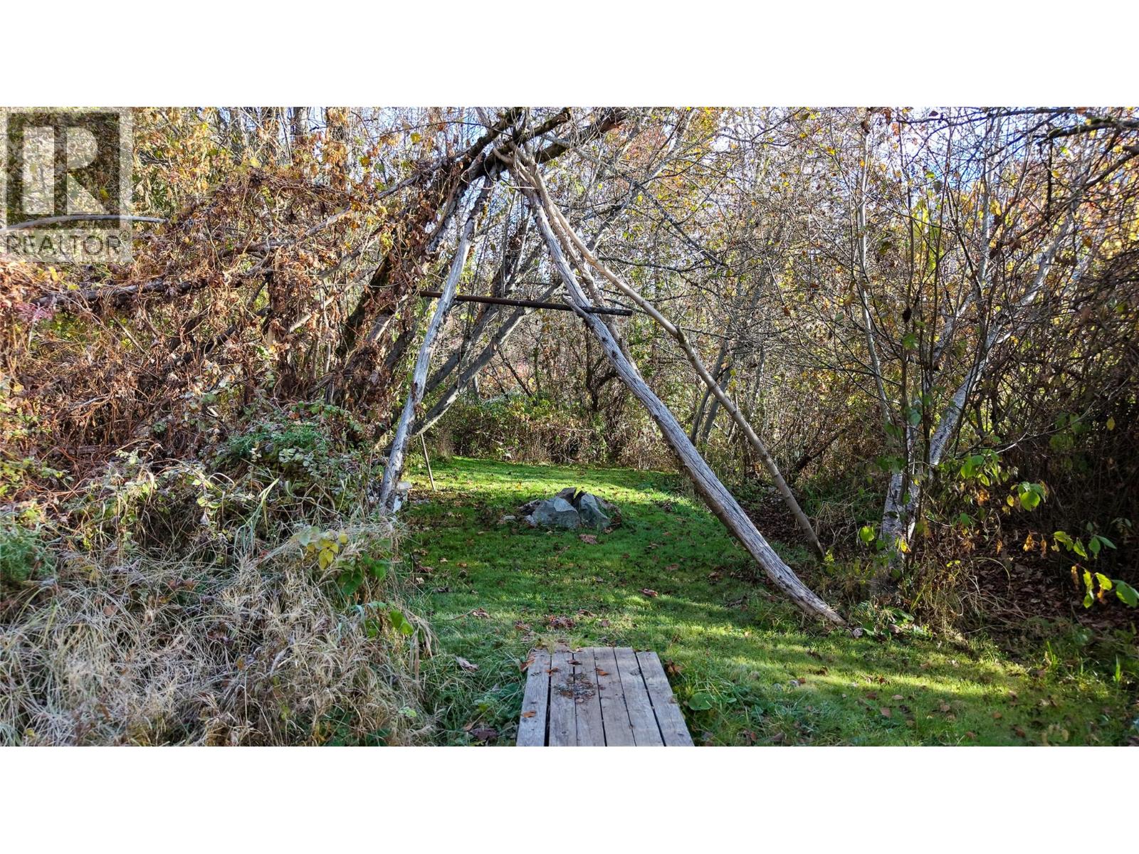 2066 Caughlin Road, Fruitvale, British Columbia  V0G 1L1 - Photo 15 - 10403899