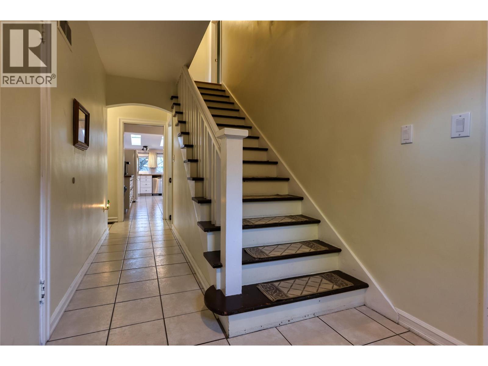 2066 Caughlin Road, Fruitvale, British Columbia  V0G 1L1 - Photo 17 - 10403899