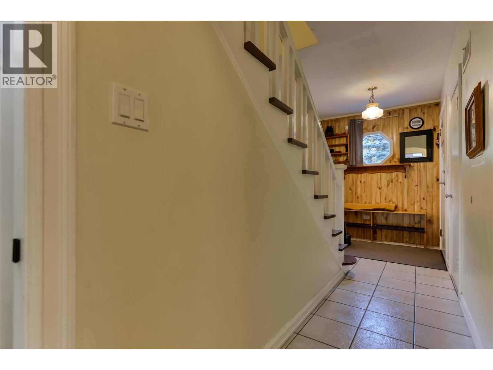 2066 Caughlin Road, Fruitvale, British Columbia  V0G 1L1 - Photo 19 - 10403899