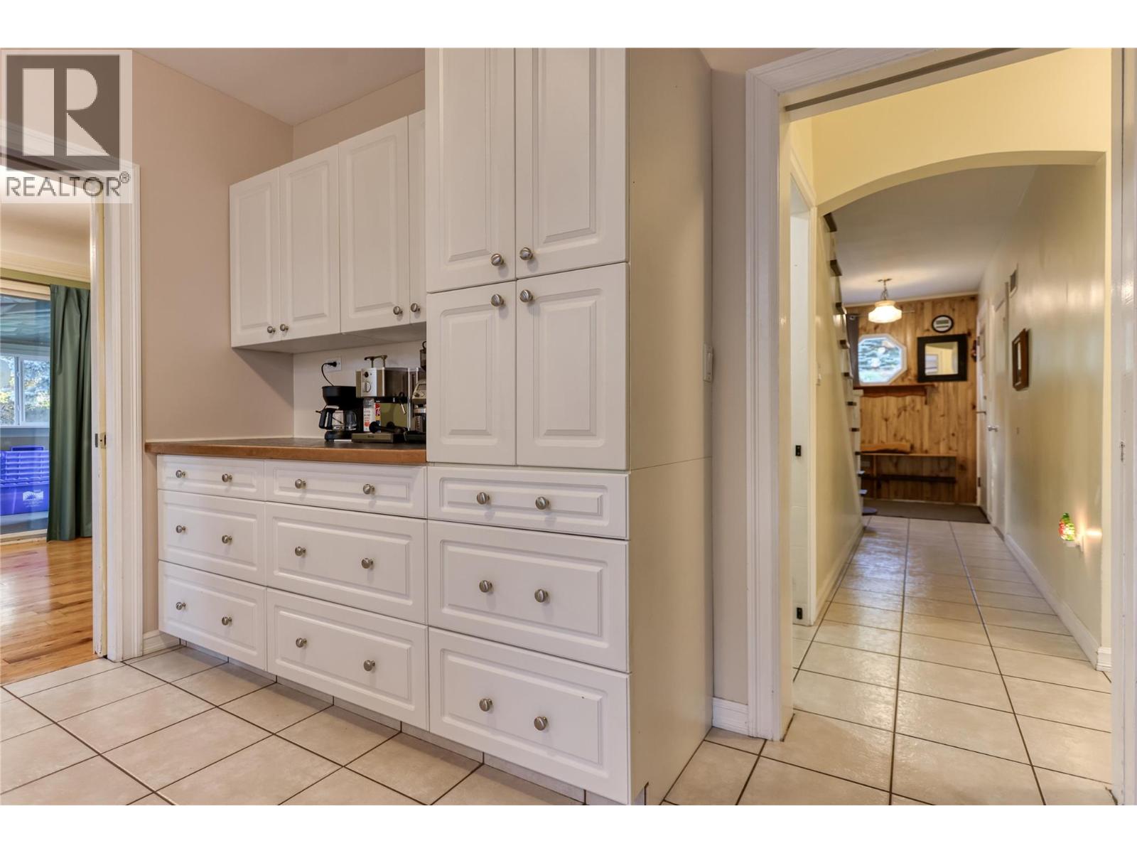 2066 Caughlin Road, Fruitvale, British Columbia  V0G 1L1 - Photo 24 - 10403899
