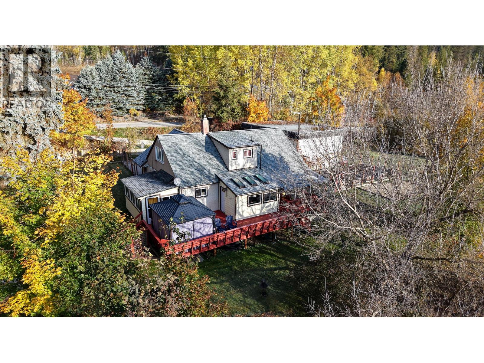 2066 Caughlin Road, Fruitvale, British Columbia  V0G 1L1 - Photo 3 - 10403899