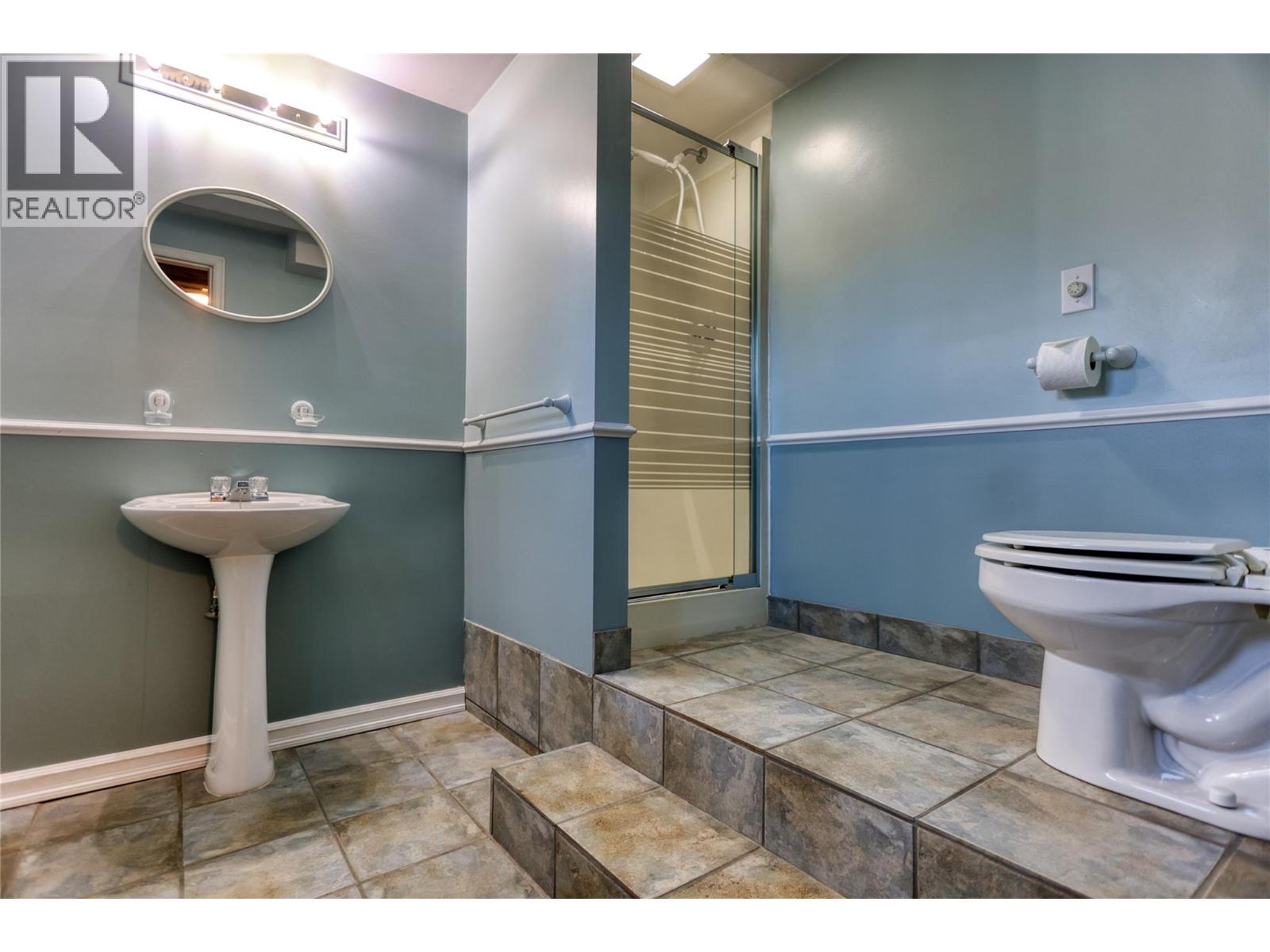 2066 Caughlin Road, Fruitvale, British Columbia  V0G 1L1 - Photo 49 - 10403899