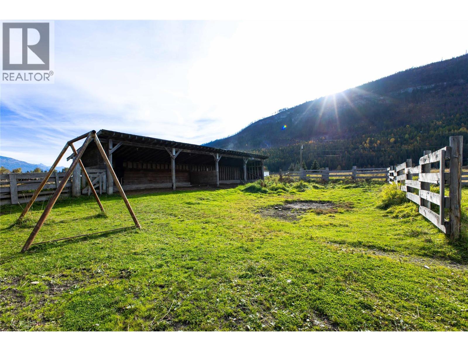13226 Highway 31, Meadow Creek, British Columbia  V0G 1N0 - Photo 13 - 10403915