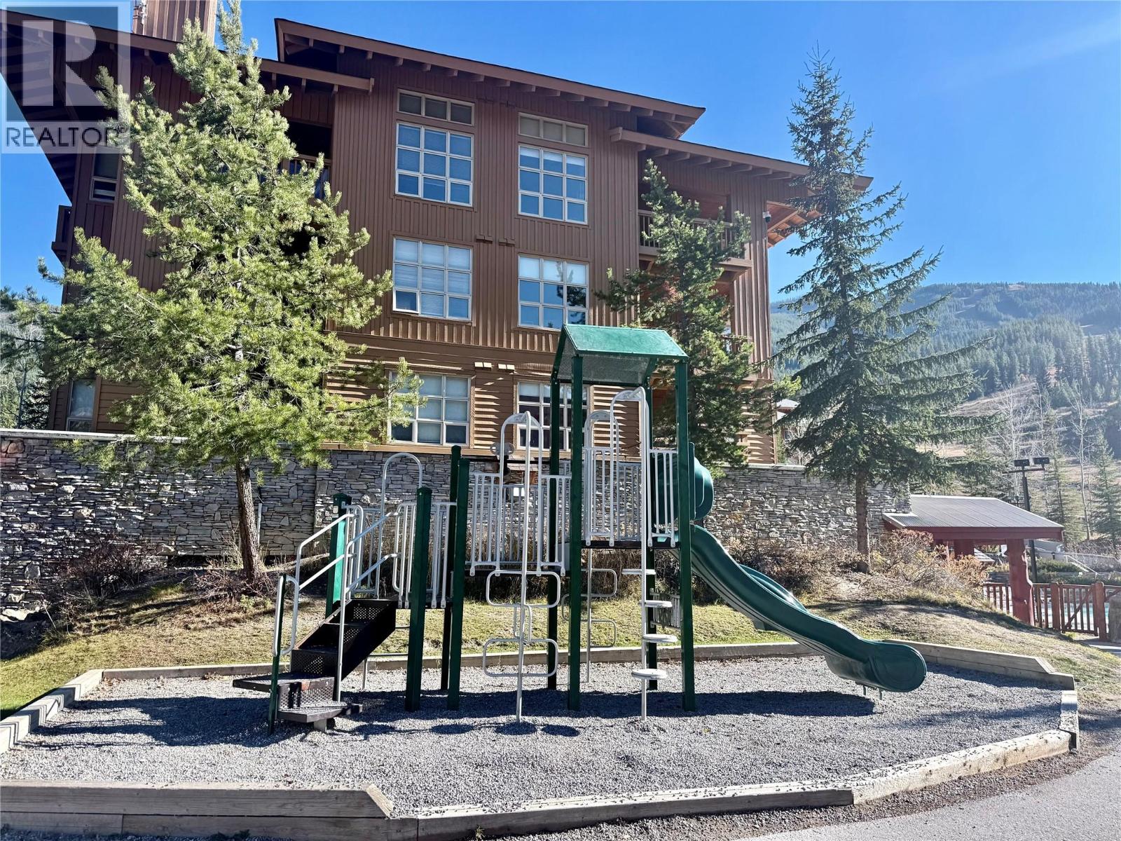 2070 Summit Drive Drive Unit# 306, Panorama, British Columbia  V0A 1T0 - Photo 20 - 10403928