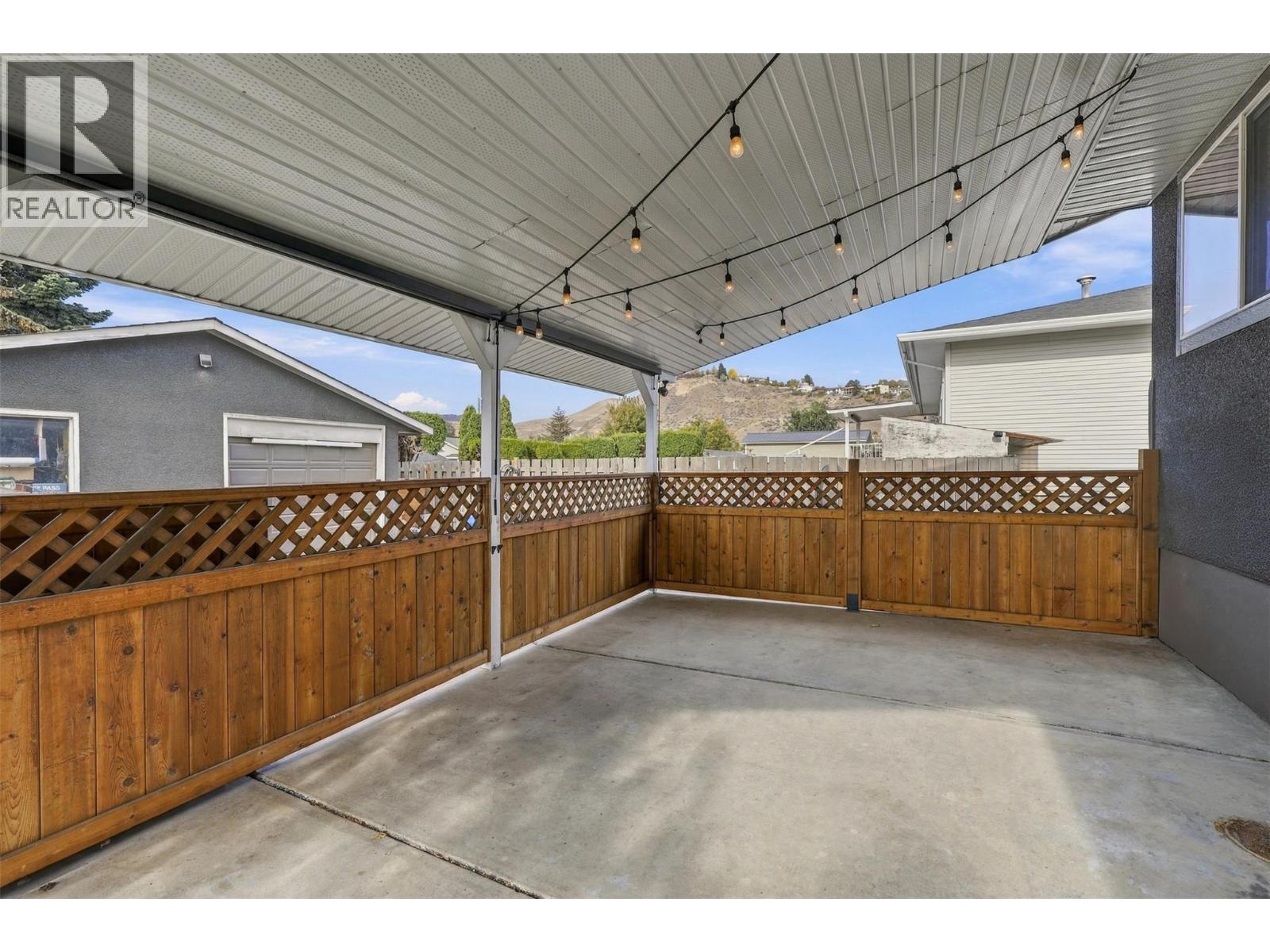 1239 10th Street, Kamloops, British Columbia  V2B 3A9 - Photo 31 - 10403812