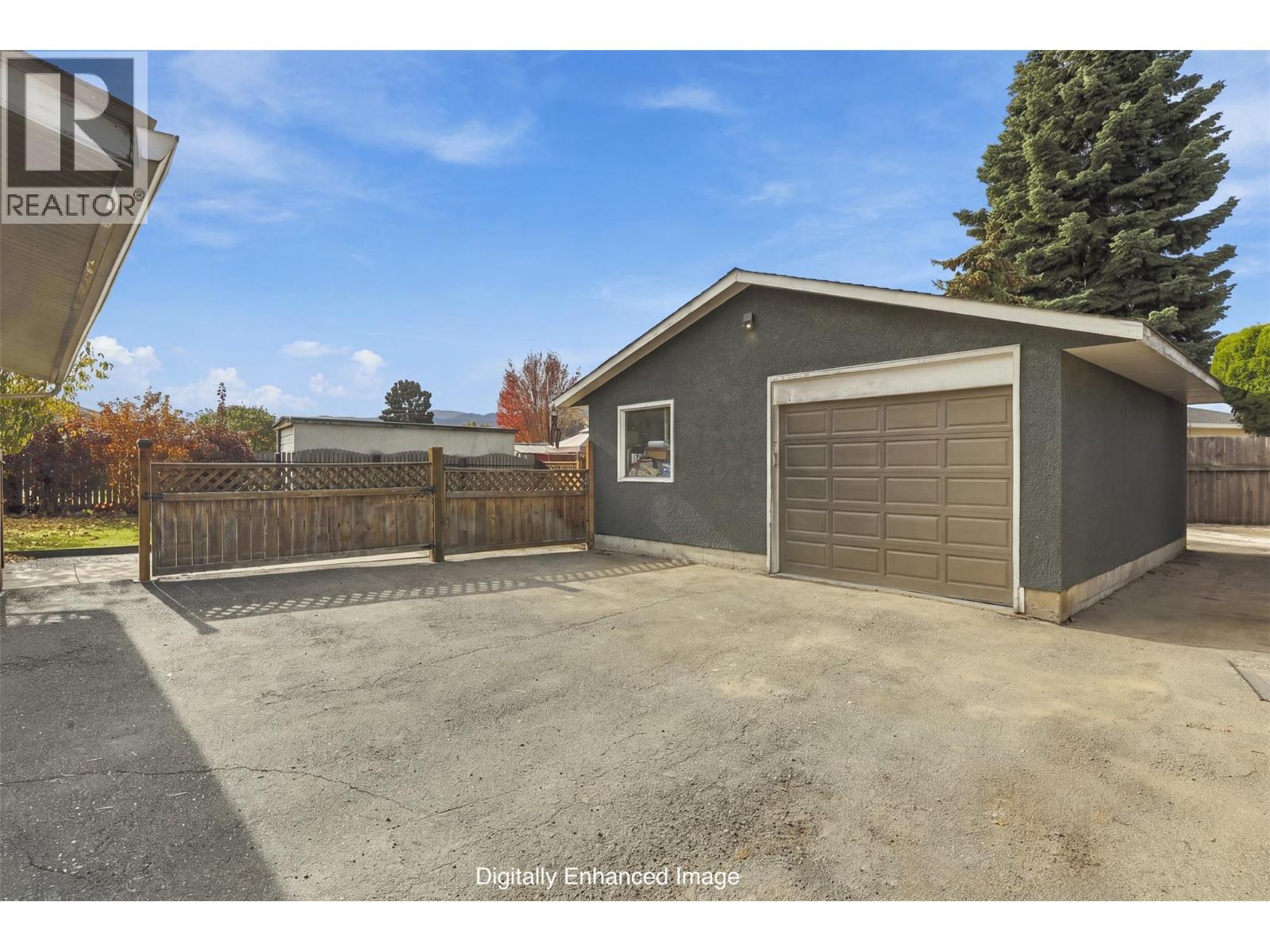 1239 10th Street, Kamloops, British Columbia  V2B 3A9 - Photo 37 - 10403812