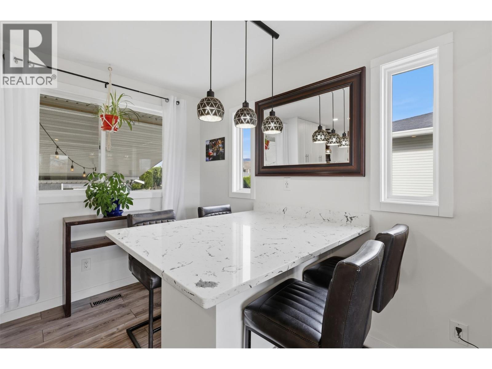 1239 10th Street, Kamloops, British Columbia  V2B 3A9 - Photo 6 - 10403812