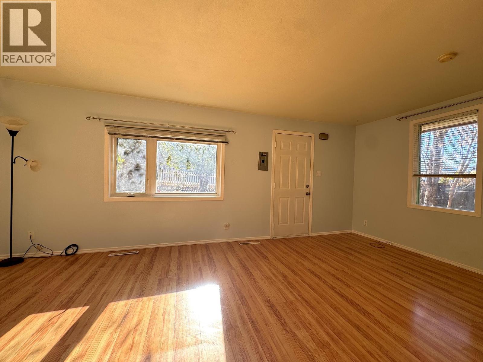 903 5a Street, Cranbrook, British Columbia  V1C 1K7 - Photo 2 - 10403833