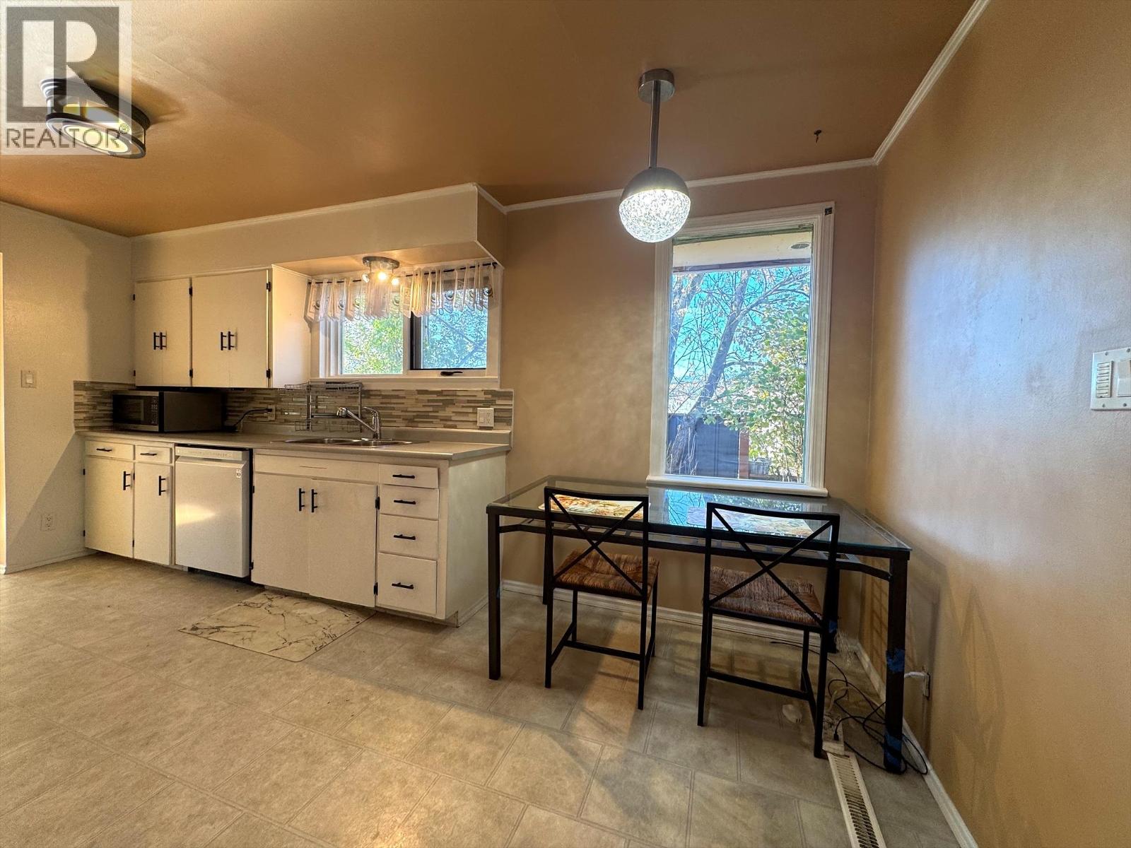 903 5a Street, Cranbrook, British Columbia  V1C 1K7 - Photo 6 - 10403833