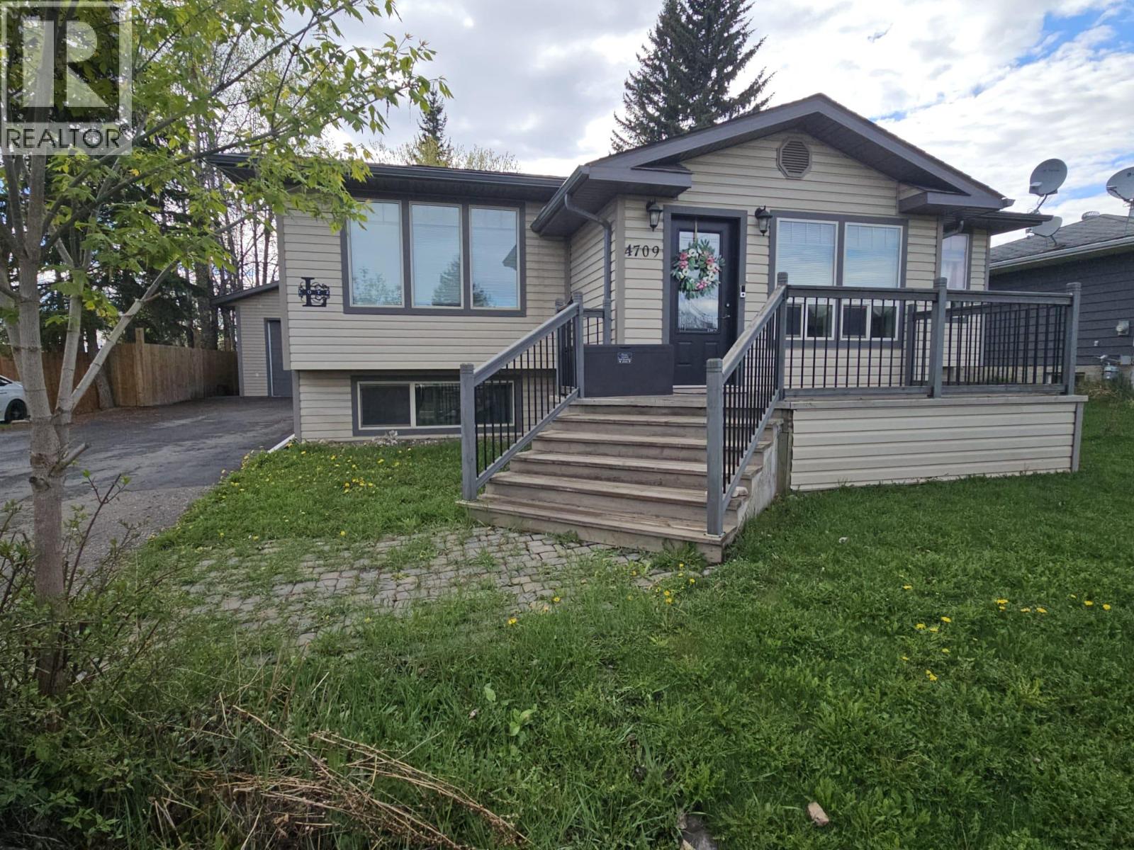 4709 45 Street Ne, Chetwynd, British Columbia  V0C 1J0 - Photo 1 - 10403956