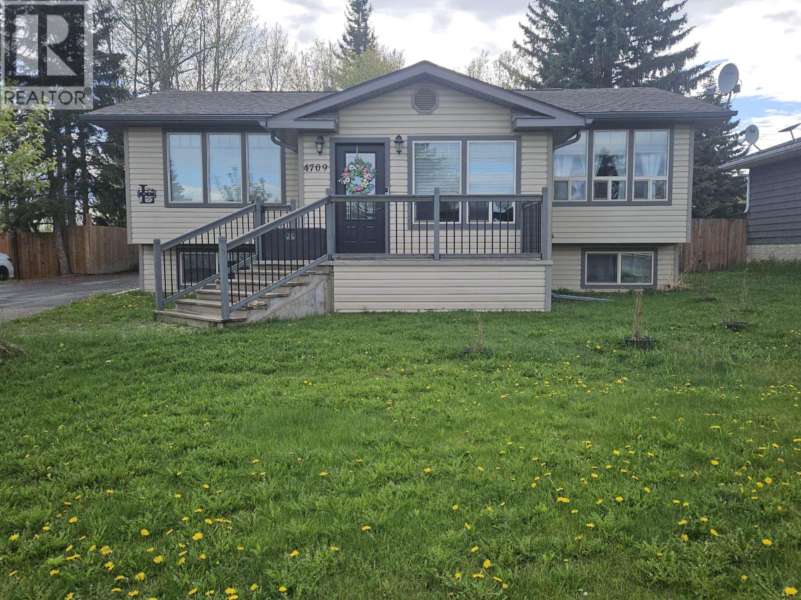 4709 45 Street Ne, Chetwynd, British Columbia  V0C 1J0 - Photo 3 - 10403956