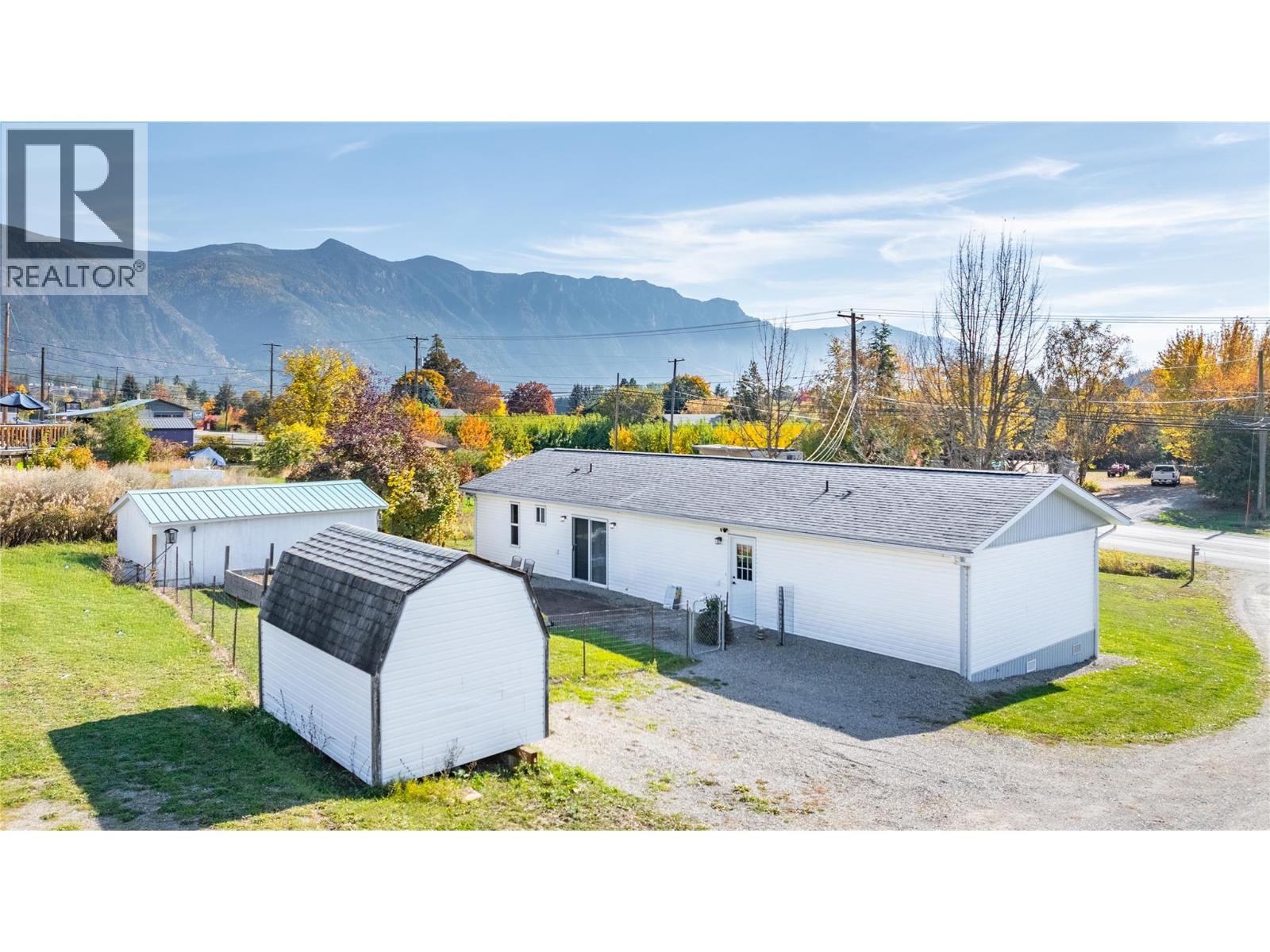2812 Highway 3, Creston, British Columbia  V0B 1G1 - Photo 1 - 10403593