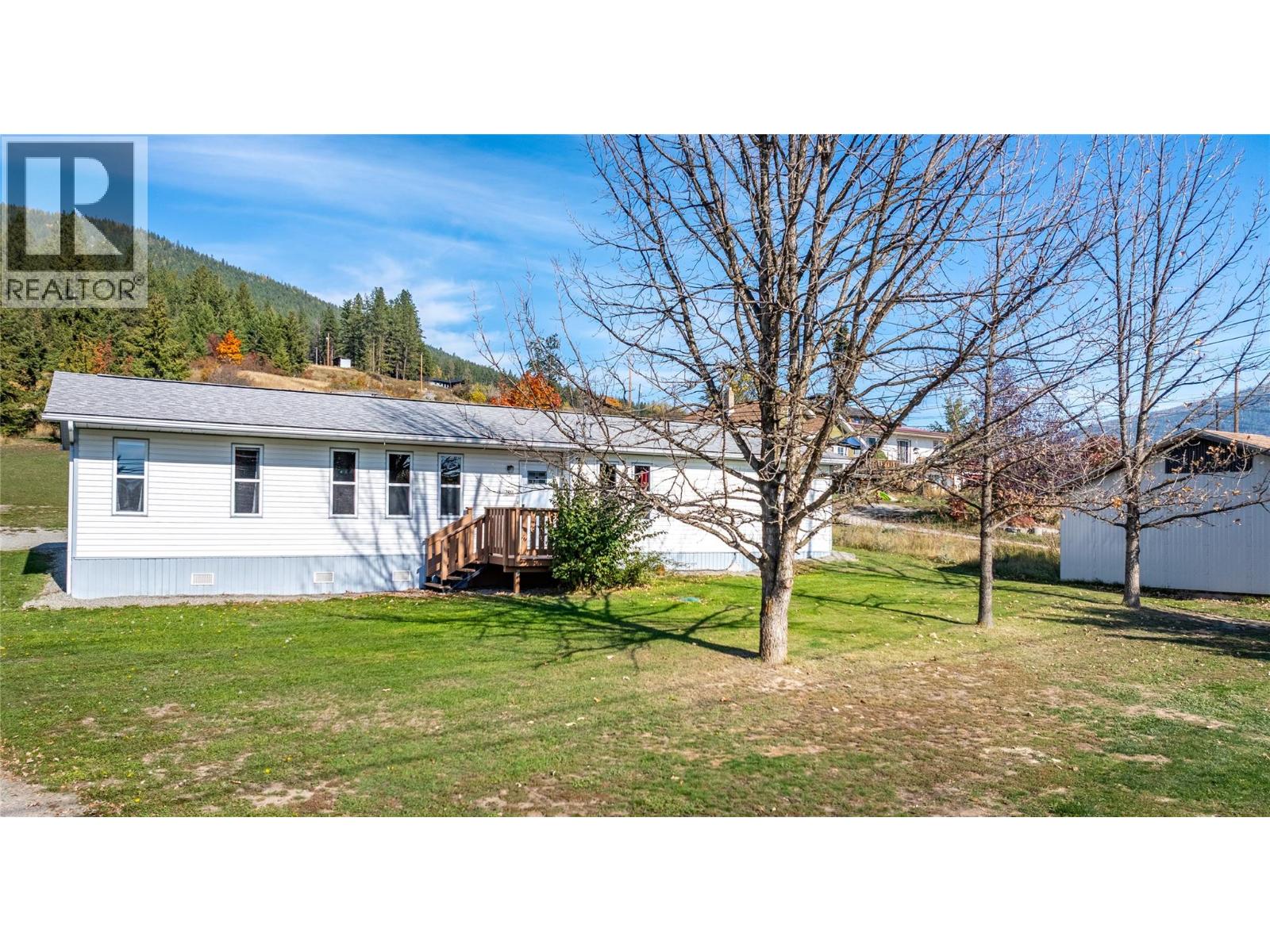 2812 Highway 3, Creston, British Columbia  V0B 1G1 - Photo 2 - 10403593