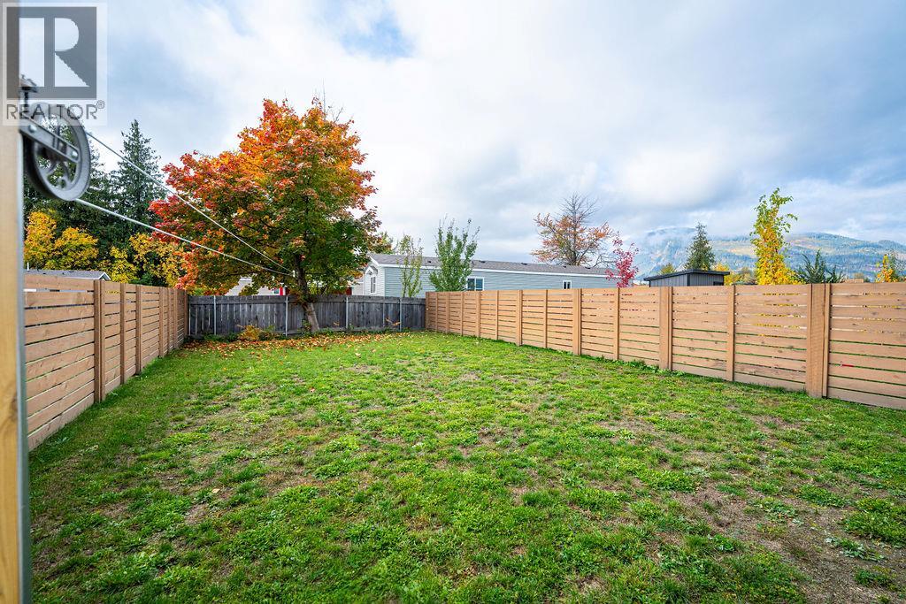 711 Olynyk Road, Revelstoke, British Columbia  V0E 2S2 - Photo 5 - 10403640