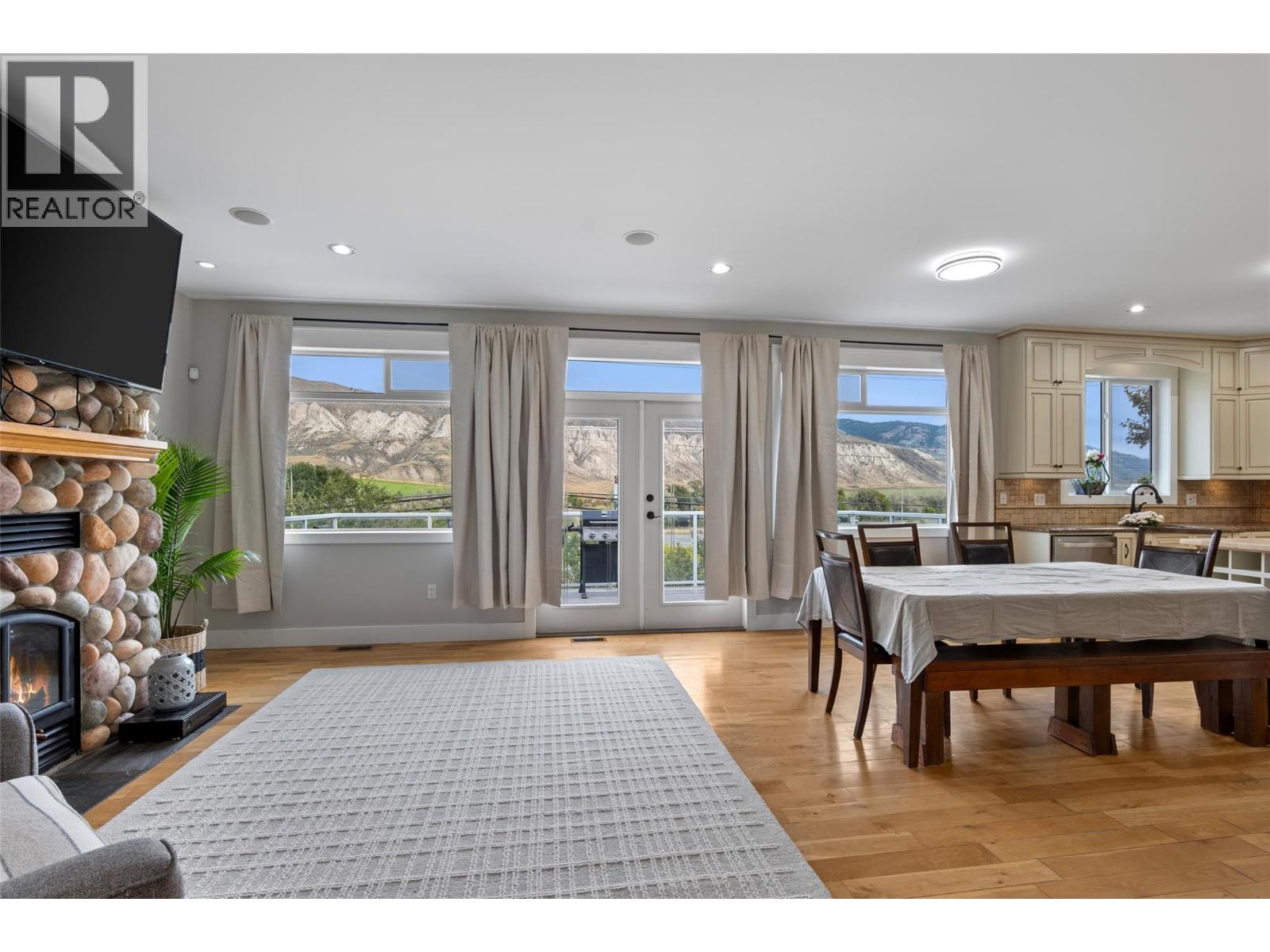 7328 Rambler Place, Kamloops, British Columbia  V2C 6Z1 - Photo 6 - 10403515