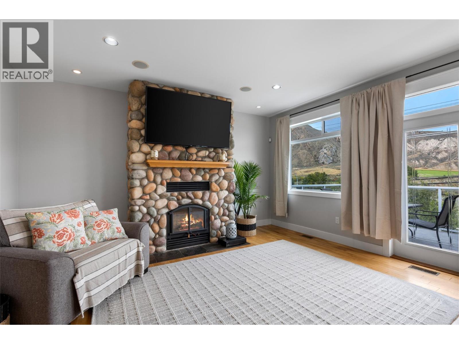 7328 Rambler Place, Kamloops, British Columbia  V2C 6Z1 - Photo 7 - 10403515