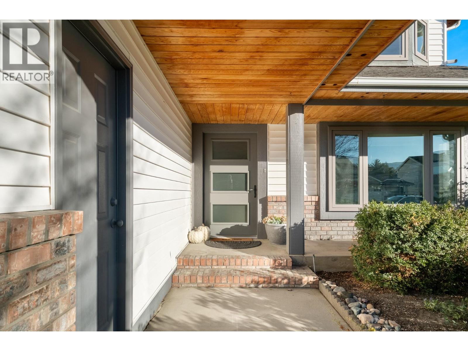 1042 Wintergreen Drive, Kelowna, British Columbia  V1Y 9A3 - Photo 5 - 10403932