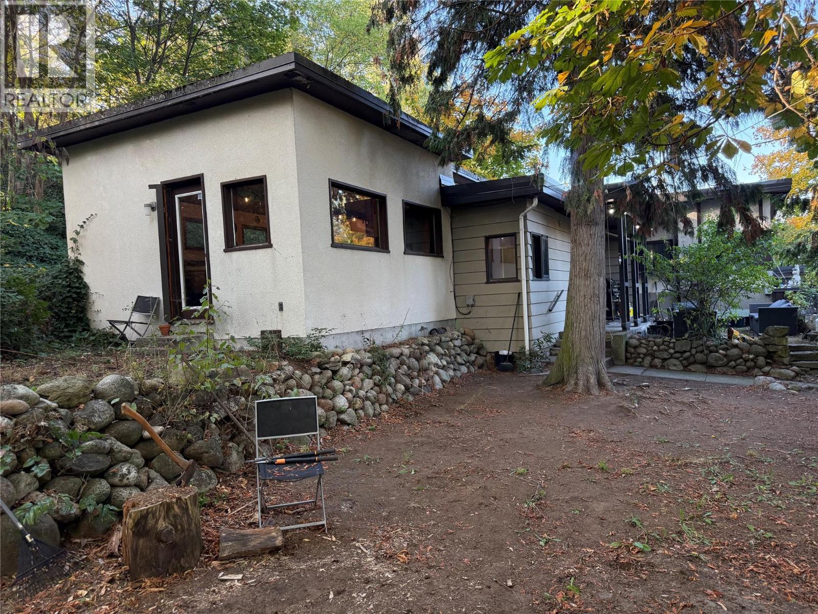 2600 Columbia Avenue, Castlegar, British Columbia  V1N 2X6 - Photo 3 - 10403927