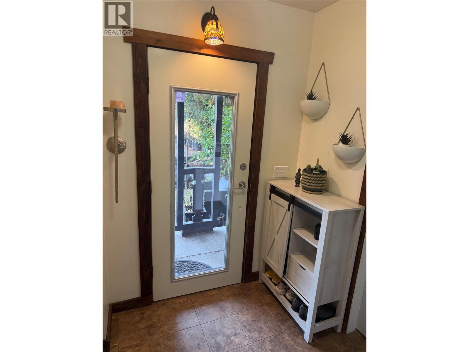2600 Columbia Avenue, Castlegar, British Columbia  V1N 2X6 - Photo 8 - 10403927