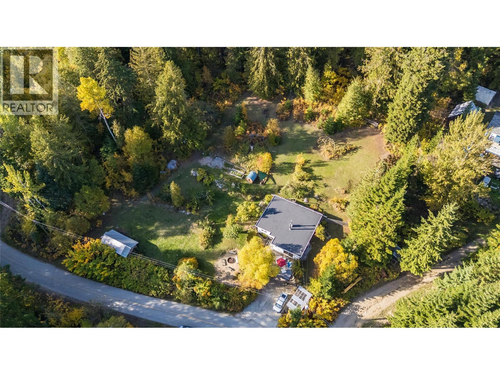 5995 Longbeach Road, Nelson, British Columbia  V1L 6P3 - Photo 1 - 10403828