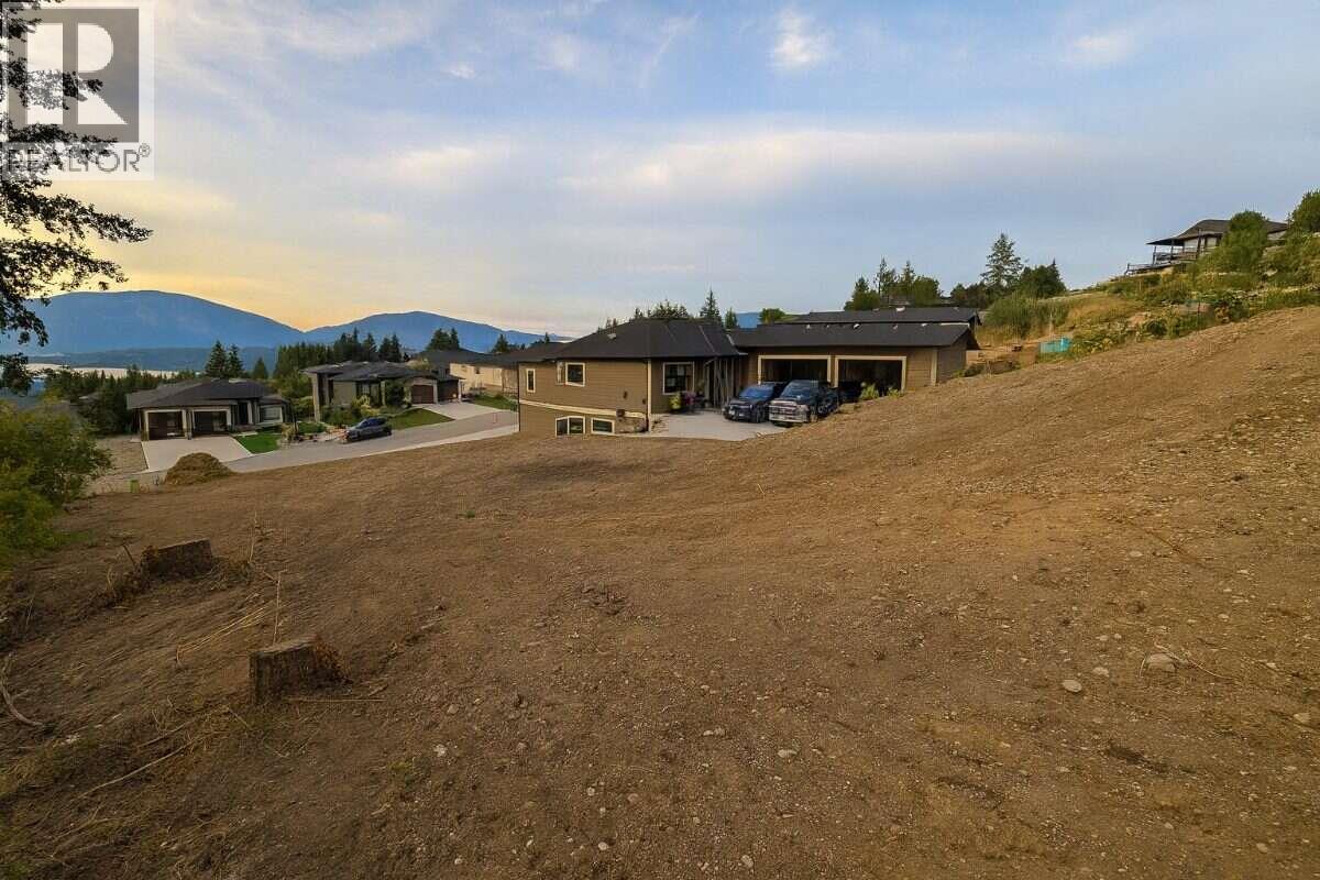 1060 16 Avenue Se, Salmon Arm, British Columbia  V1E 2R5 - Photo 10 - 10403992