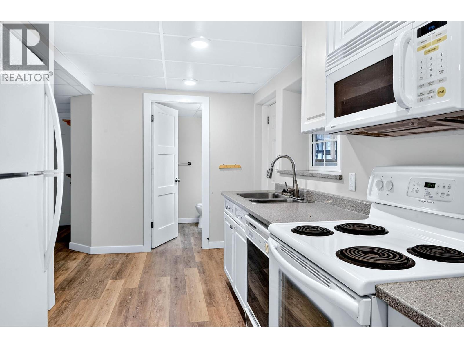 2710 Westsyde Road, Kamloops, British Columbia  V2B 7C9 - Photo 3 - 10403898