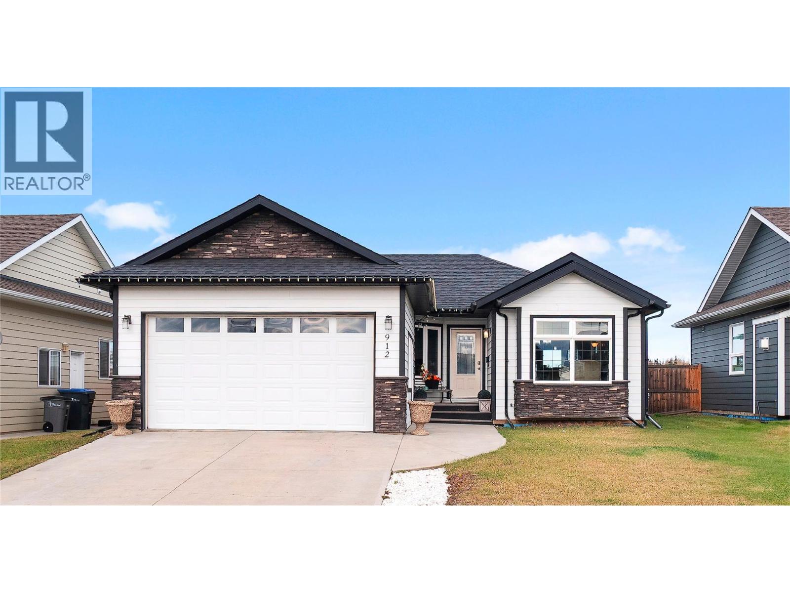 912 88 Avenue, Dawson Creek, British Columbia  V1G 0C9 - Photo 1 - 10404005