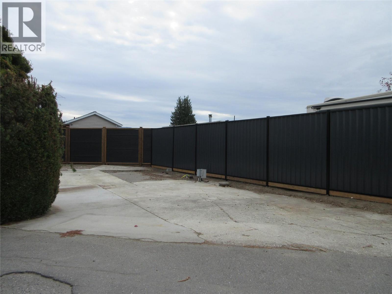 415 Commonwealth Road Unit# 46, Kelowna, British Columbia  V4V 1P4 - Photo 1 - 10403968