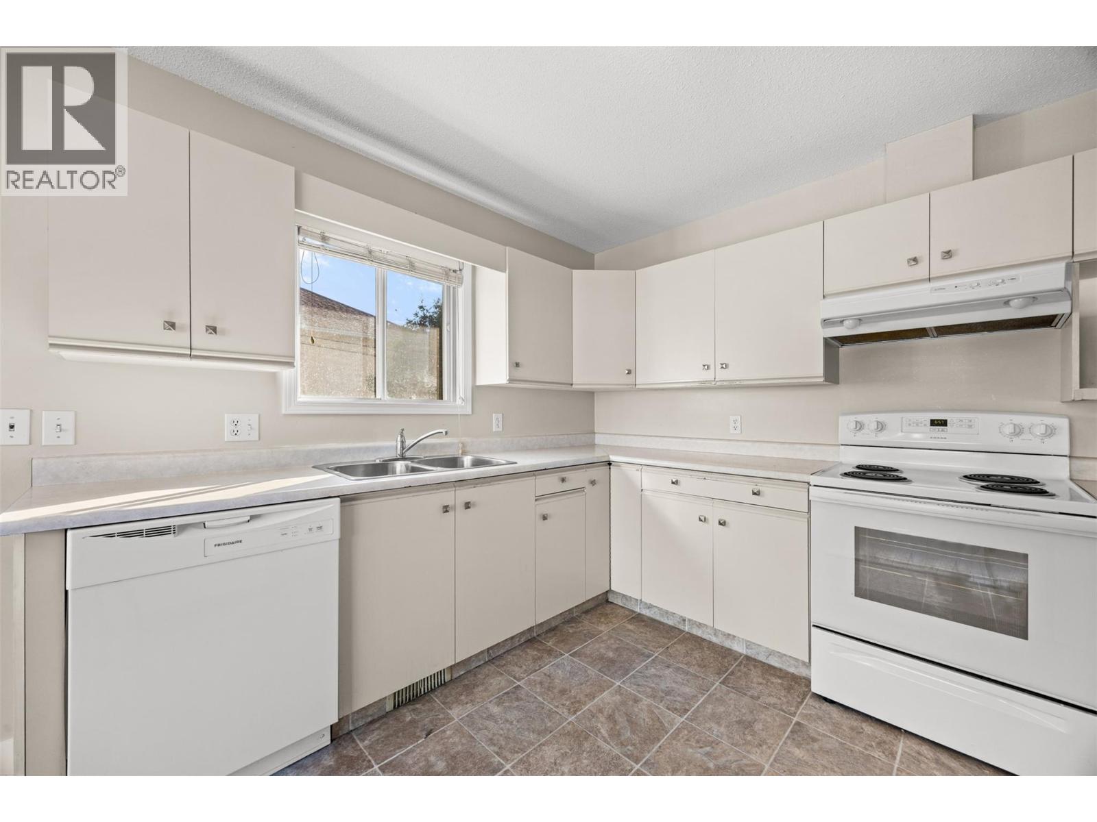 721-725 Francis Avenue, Kelowna, British Columbia  V1Y 5G6 - Photo 17 - 10403767