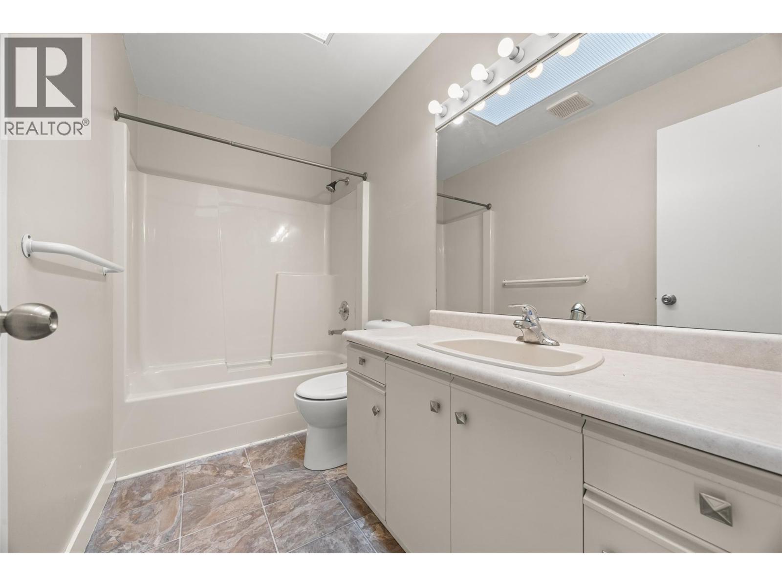 721-725 Francis Avenue, Kelowna, British Columbia  V1Y 5G6 - Photo 34 - 10403767
