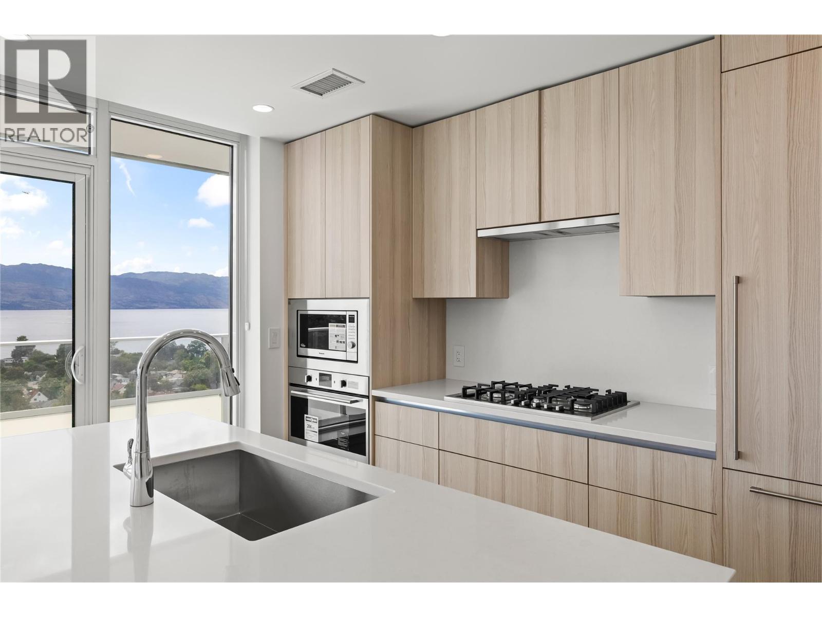 238 Leon Avenue Unit# 1704, Kelowna, British Columbia  V1Y 6H9 - Photo 5 - 10403497