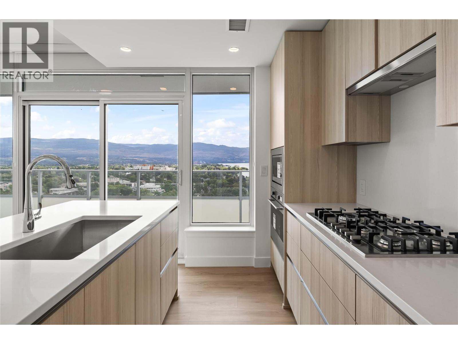 238 Leon Avenue Unit# 1704, Kelowna, British Columbia  V1Y 6H9 - Photo 6 - 10403497