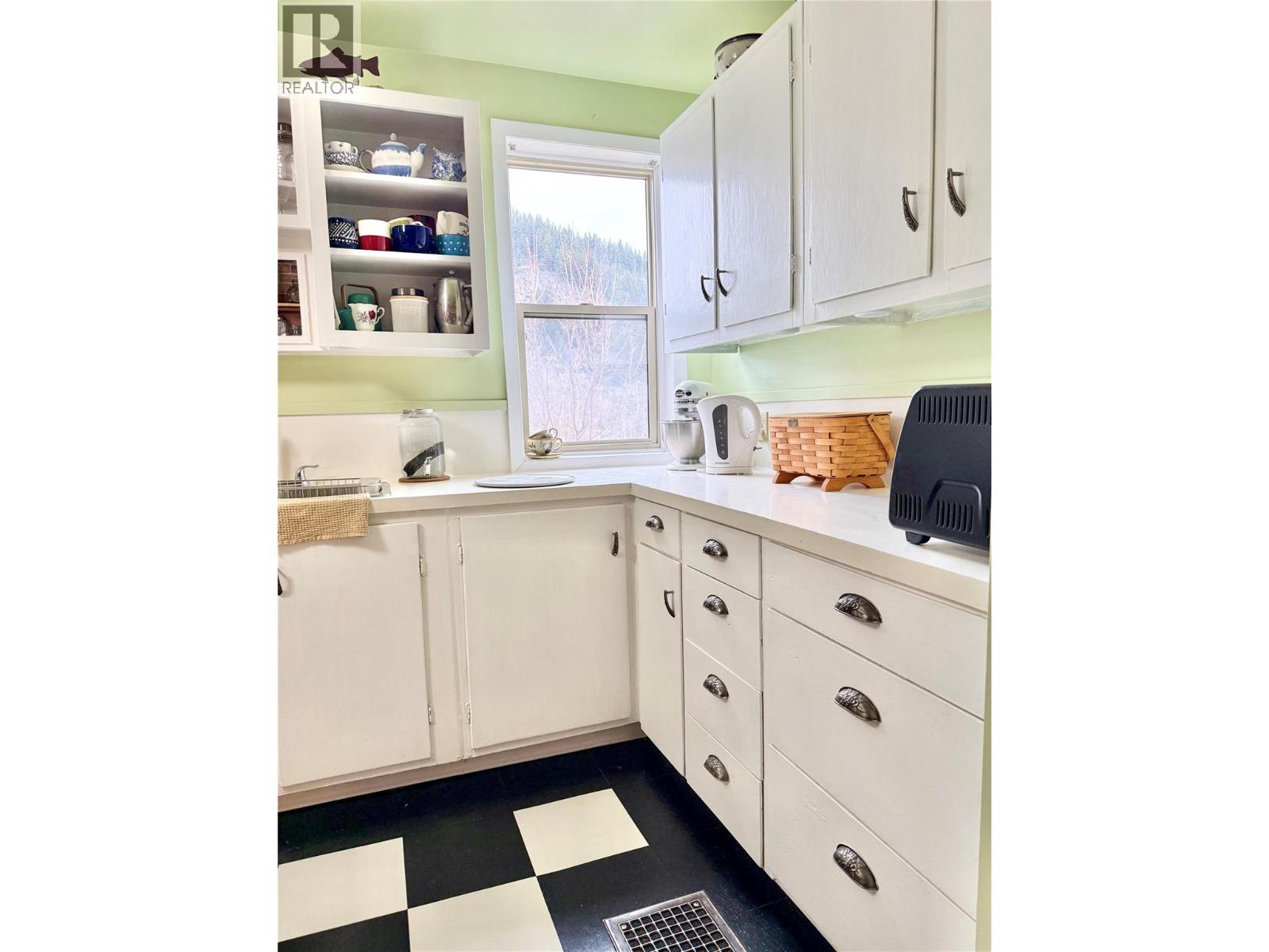 267 Long Lake Avenue, Greenwood, British Columbia  V0H 1J0 - Photo 15 - 10403959